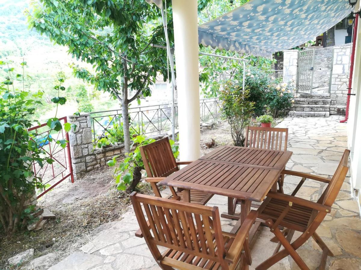 Villa Plataniotissa Mansion à Kalavryta Extérieur photo