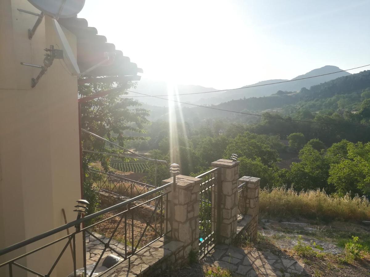 Villa Plataniotissa Mansion à Kalavryta Extérieur photo