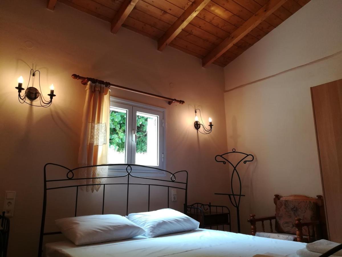 Villa Plataniotissa Mansion à Kalavryta Extérieur photo